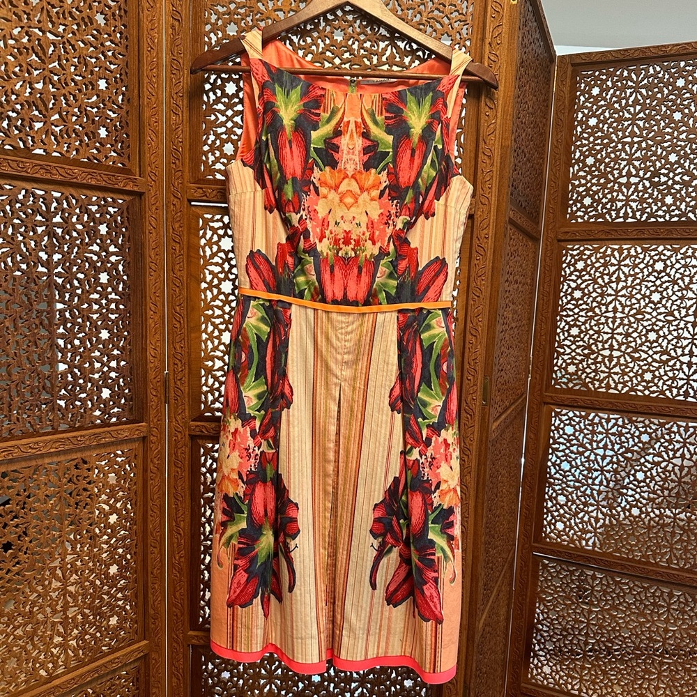 T Tahari sleeveless floral dress